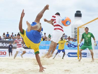 Brasil goleia os EUA na estreia da BSWW Riviera Maya Cup no México