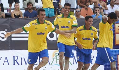 Seleção Brasileira enfrenta Estados Unidos em desafio de beach soccer na Flórida