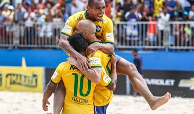 Brasil leva susto, mostra força e goleia o Chile na estreia da Copa Sul-Americana de Beach Soccer
 
